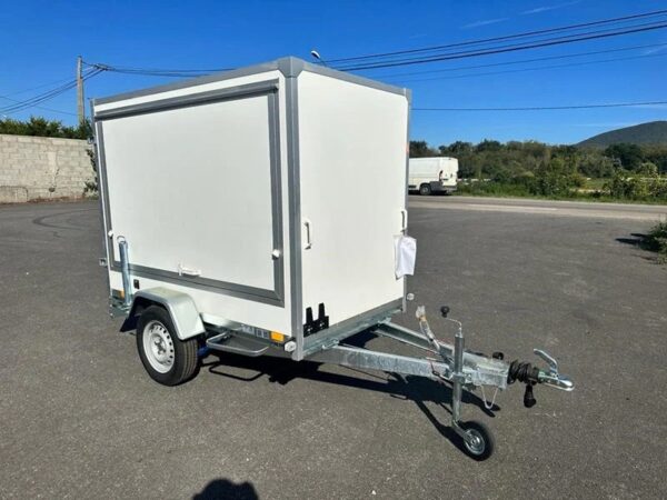 Furgoneta de mercado F7520-DBD-150 con portón trasero