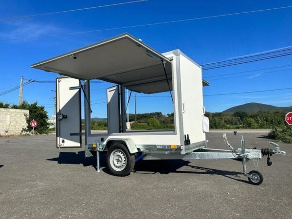 Furgoneta de mercado F7520-DBD-150 con portón trasero