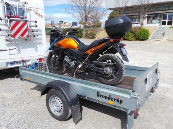 Plataforma basculante: 2,60 m x 1,53 m / 750 kg BRENDERUP